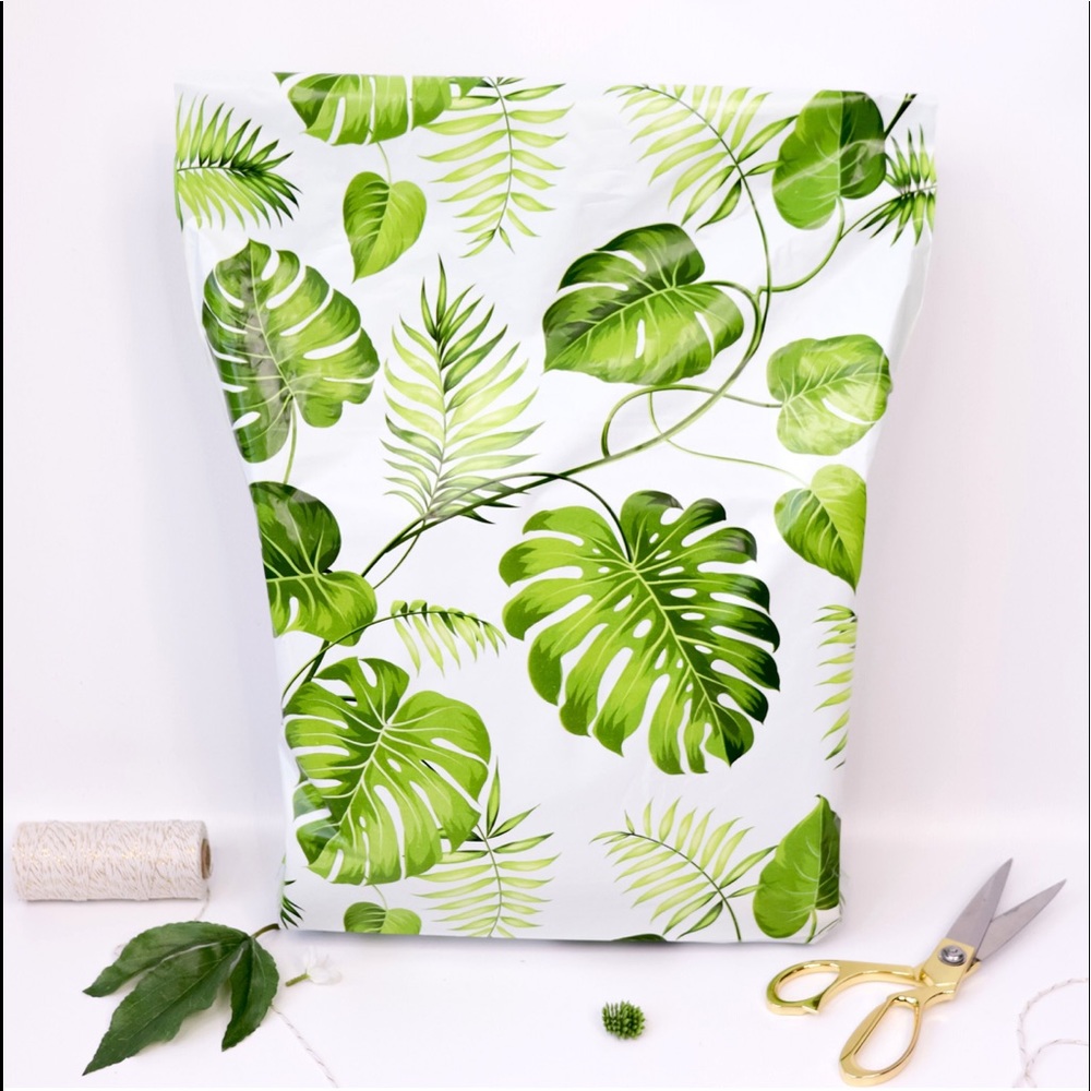 25 14X19X4 Flat Bottom Poly Mailers PRICE IS FIRM - Picture 4 of 7